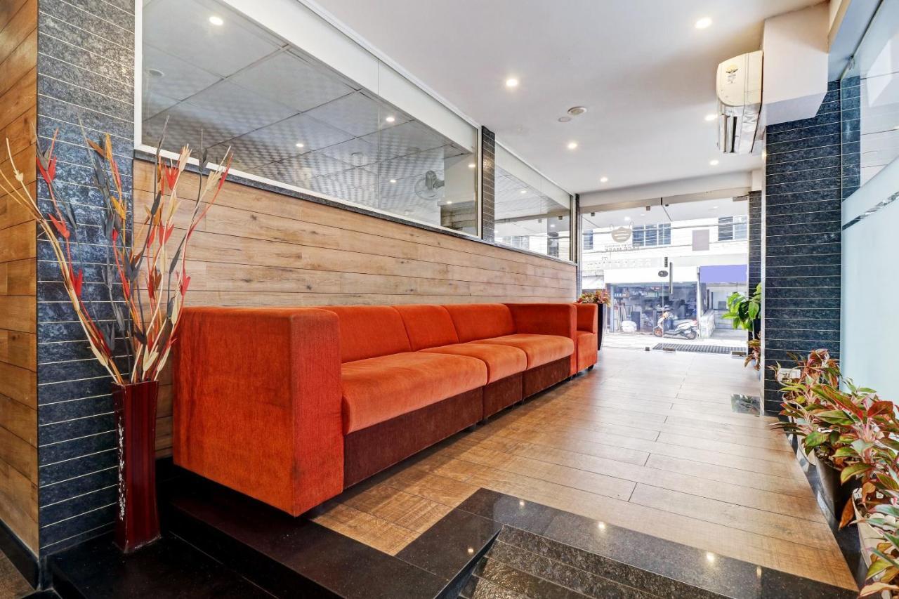 Oyo Townhouse 595 Majestic Inn Kochi Екстер'єр фото