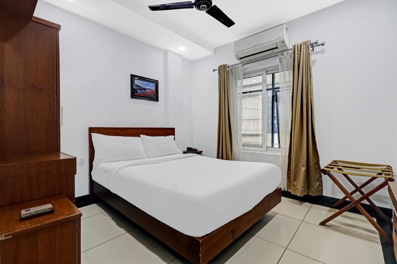 Oyo Townhouse 595 Majestic Inn Kochi Екстер'єр фото