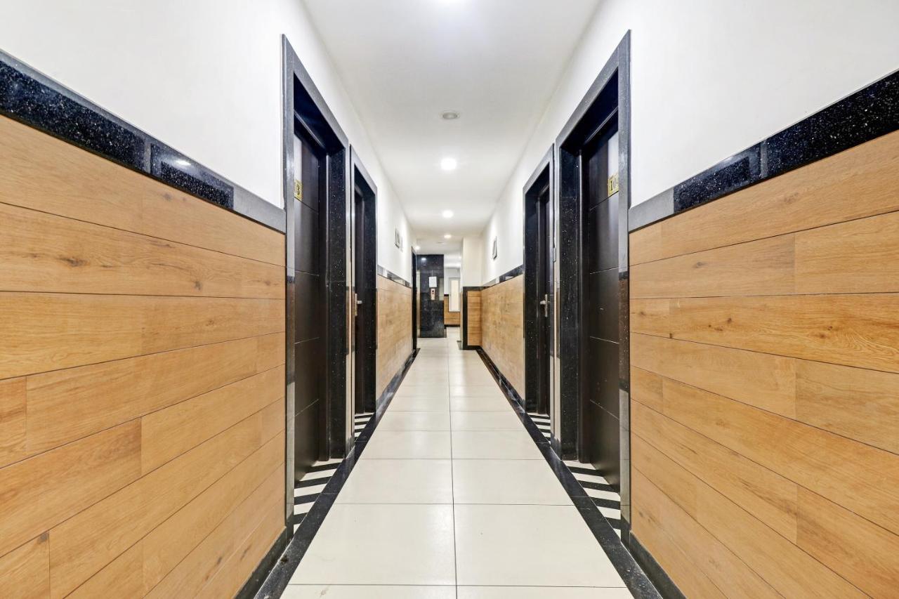 Oyo Townhouse 595 Majestic Inn Kochi Екстер'єр фото