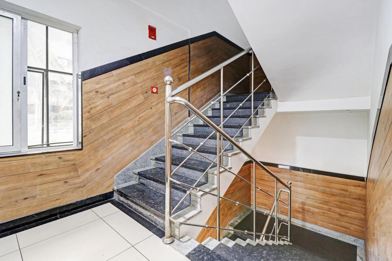 Oyo Townhouse 595 Majestic Inn Kochi Екстер'єр фото