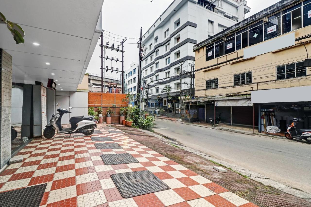 Oyo Townhouse 595 Majestic Inn Kochi Екстер'єр фото
